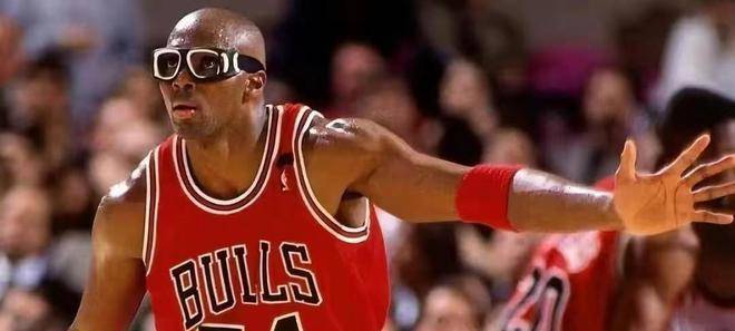 开云体育正版APP下载包含转折点！芝加哥公牛火线驰援，NBA总决赛赛前攻防权衡，悬念犹存，赛季目标并未改变的词条