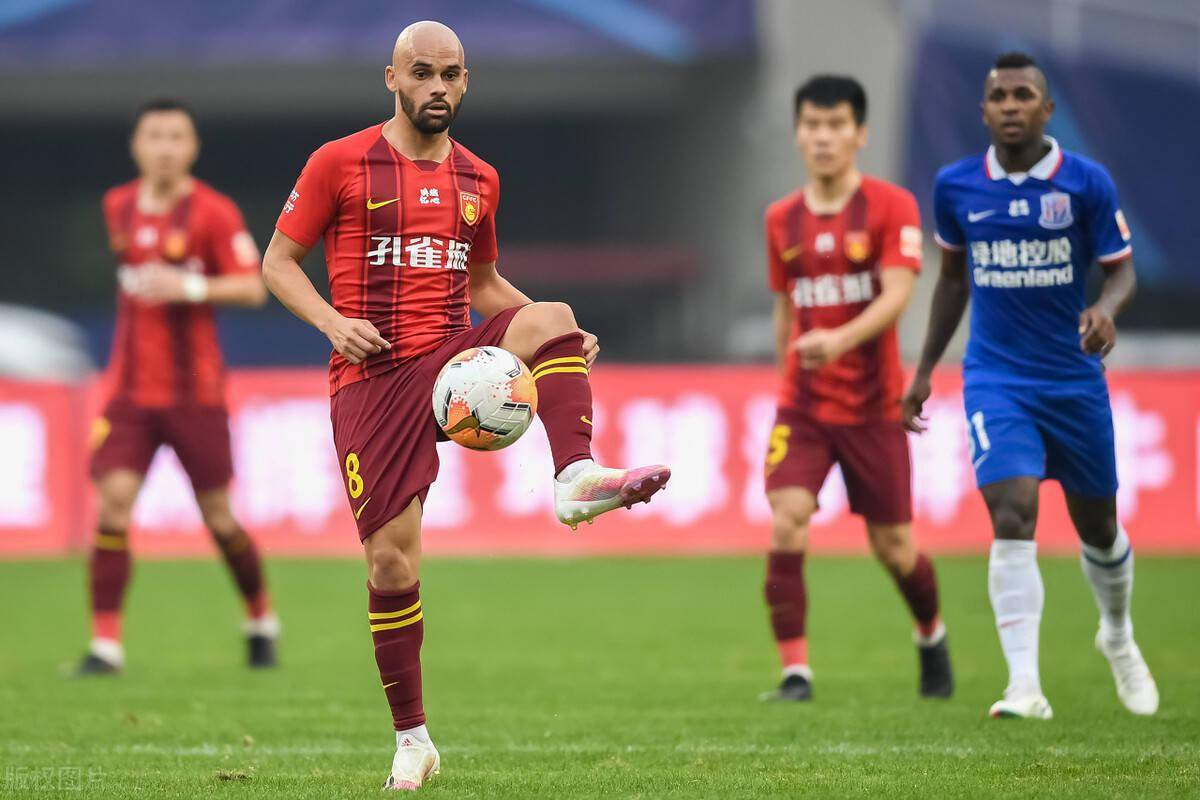 赛后广州队备战葡超，扳平良机细节曝光，态度坚定，更衣室氛围转暖的简单介绍