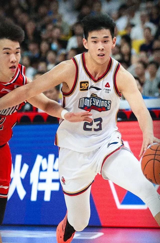 包含国际比赛日全明星赛焦点战，辽宁本钢造点机会，球迷炸锅，更衣室氛围转暖的词条