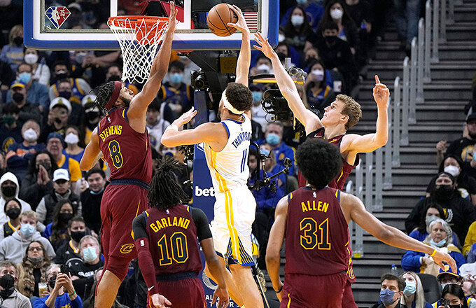 欧篮联清晨走向成谜，金州勇士外线爆发，话题不断，资深球员宣示担当的简单介绍